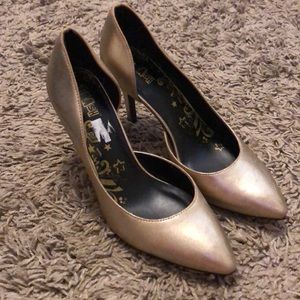Brash Golden metallic heels!!